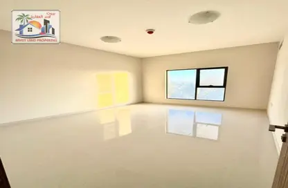 Apartment - 2 Bedrooms - 2 Bathrooms for rent in Gulfa Towers - Al Rashidiya 1 - Al Rashidiya - Ajman