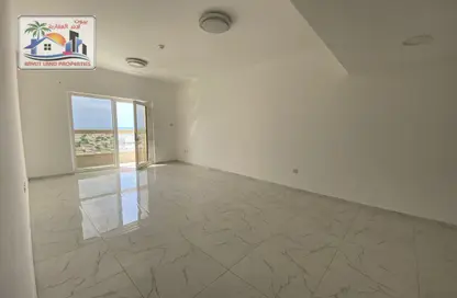 Apartment - 2 Bedrooms - 2 Bathrooms for rent in Lake Tower - Al Majaz 1 - Al Majaz - Sharjah