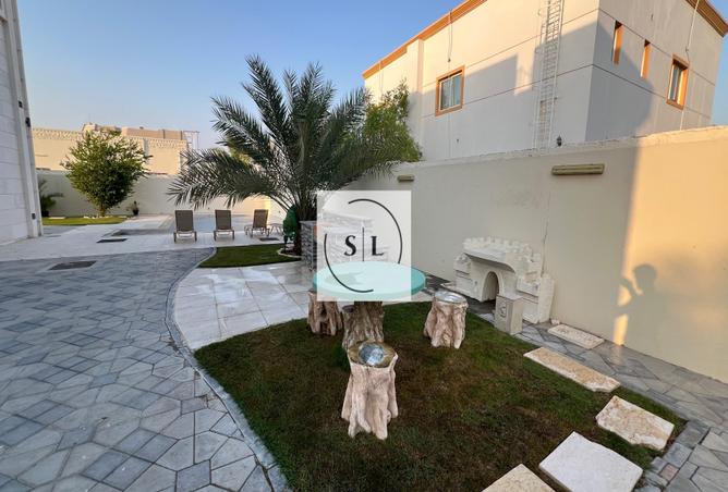 Rent in Al Barsha 3 Villas: Huge villa, pool , prime location ...