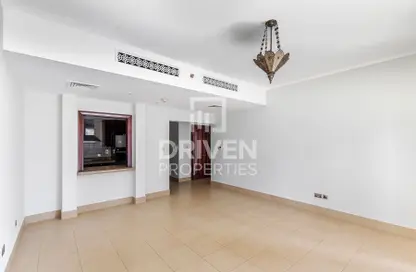 Apartment - 1 Bedroom - 2 Bathrooms for rent in Zanzebeel 4 - Zanzebeel - Old Town - Dubai