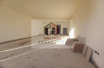 Shop - Studio - 2 Bathrooms for rent in Al Jimi - Al Ain