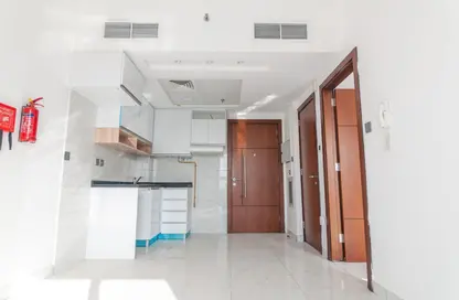 شقة - غرفة نوم - 2 حمامات للايجار في المرحلة الثالثة - الفرجان - دبي