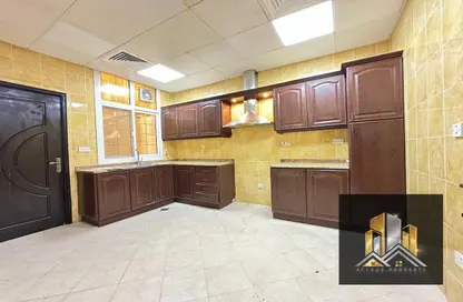 Apartment - 1 Bathroom for rent in Villa Compound - Khalifa City - Abu Dhabi