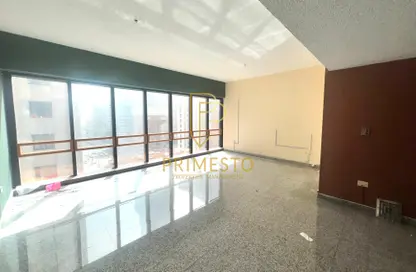 Apartment - 3 Bedrooms - 4 Bathrooms for rent in Baniyas Tower - Al Danah - Abu Dhabi