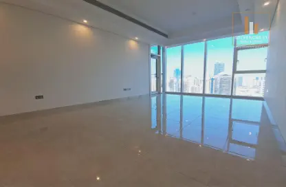 Apartment - 2 Bedrooms - 3 Bathrooms for rent in Wave tower - Corniche Road - Abu Dhabi