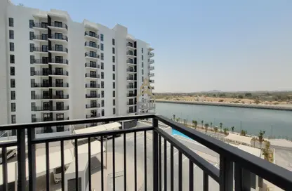 Apartment - 1 Bathroom for rent in Waters Edge - Yas Island - Abu Dhabi