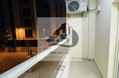 Apartment - 1 Bedroom - 2 Bathrooms for rent in Corniche Tower - Ajman Corniche Road - Ajman