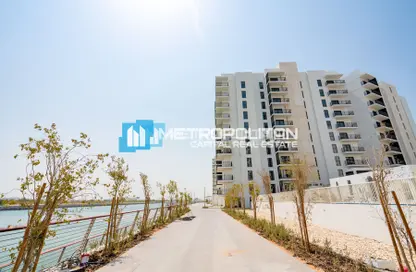 Apartment - 1 Bedroom - 1 Bathroom for sale in Waters Edge - Yas Island - Abu Dhabi