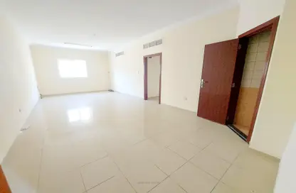 Apartment - 2 Bedrooms - 2 Bathrooms for rent in Rolla Square - Rolla Area - Sharjah