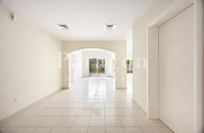 Villa - 5 Bedrooms - 6 Bathrooms for rent in Meadows 8 - Meadows - Dubai