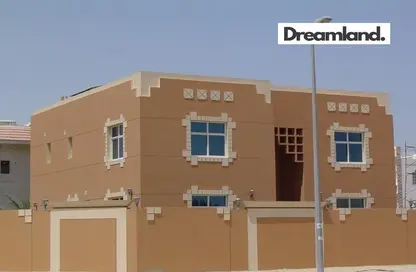 Villa - 4 Bedrooms - 5 Bathrooms for rent in Al Quoz 1 Villas - Al Quoz 1 - Al Quoz - Dubai