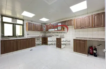 Apartment - 3 Bedrooms - 4 Bathrooms for rent in Al Mushrif - Abu Dhabi