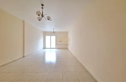 Apartment - 1 Bedroom - 2 Bathrooms for rent in Taliatela Street - Al Nahda - Sharjah