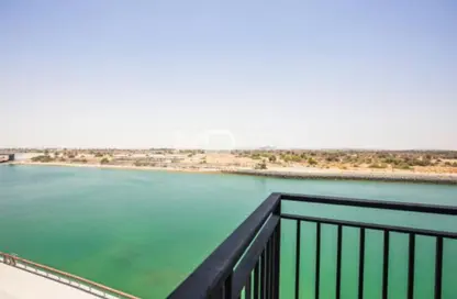 Apartment - 1 Bathroom for sale in Waters Edge - Yas Island - Abu Dhabi