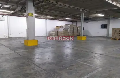 Warehouse - Studio - 1 Bathroom for rent in Umm Ramool - Dubai