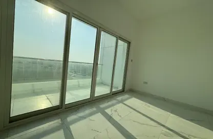 Apartment - 2 Bedrooms - 3 Bathrooms for rent in Baniyas East - Baniyas - Abu Dhabi