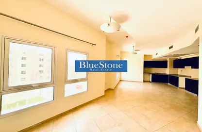 Apartment - 1 Bathroom for rent in Al Thamam 49 - Al Thamam - Remraam - Dubai