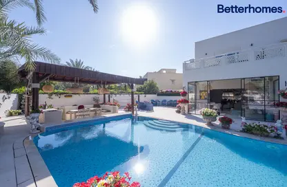 Villa - 5 Bedrooms - 4 Bathrooms for rent in Meadows 9 - Meadows - Dubai