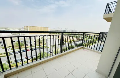 Apartment - 1 Bedroom - 1 Bathroom for rent in Hayat Boulevard-1B - Hayat Boulevard - Town Square - Dubai