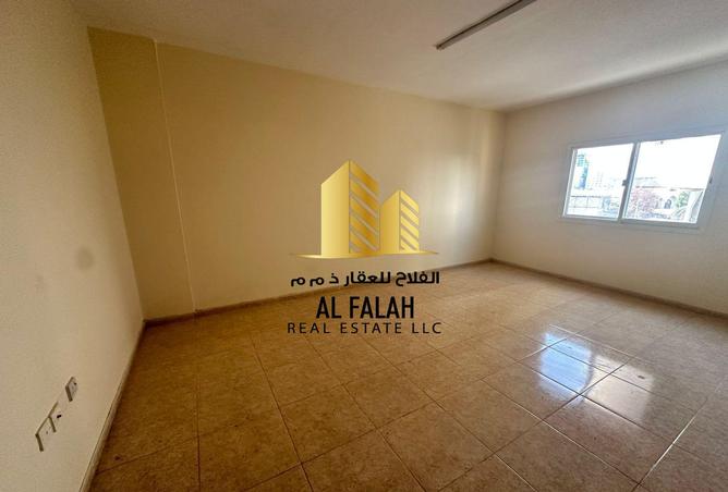 Apartment - 3 Bedrooms - 2 Bathrooms for rent in Al Mahatta - Al Qasimia - Sharjah