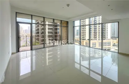 Apartment - 2 Bedrooms - 3 Bathrooms for rent in Boulevard Crescent Tower 1 - BLVD Crescent - Downtown Dubai - Dubai