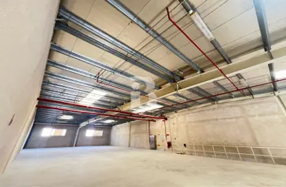 Warehouse - Studio for rent in Phase 1 - Dubai Investment Park (DIP) - Dubai