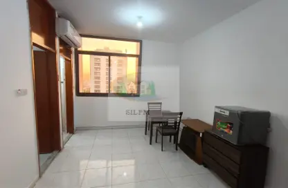 Apartment - 1 Bathroom for rent in Airport Road - Abu Dhabi