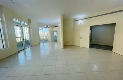 Apartment - 3 Bedrooms - 4 Bathrooms for rent in Diplomat Building - Umm Hurair 1 - Umm Hurair - Dubai