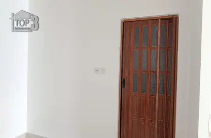 Shop - Studio - 1 Bathroom for rent in X09 - England Cluster - International City - Dubai