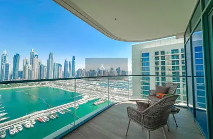 Apartment - 3 Bedrooms - 4 Bathrooms for sale in Marina Vista - EMAAR Beachfront - Dubai Harbour - Dubai