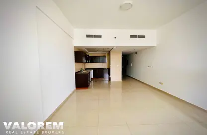 Apartment - 1 Bathroom for rent in Frankfurt Sports Tower - Dubai Sports City - Dubai