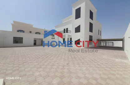 Villa - 5 Bedrooms for rent in Madinat Al Riyad - Abu Dhabi