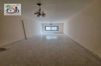 Apartment - 2 Bedrooms - 2 Bathrooms for rent in Palm Tower 1 - Palm Towers - Al Majaz - Sharjah