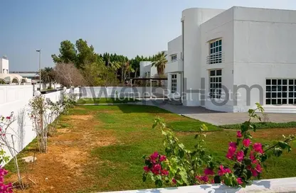 Villa - 4 Bedrooms - 4 Bathrooms for rent in Jumeira Beach Road - Jumeirah - Dubai