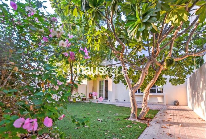 Villa - 3 Bedrooms - 3 Bathrooms for sale in Zulal 1 - Zulal - The Lakes - Dubai