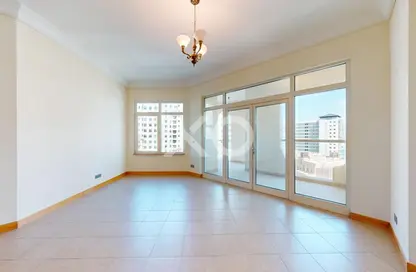 Apartment - 3 Bedrooms - 3 Bathrooms for rent in Al Hamri - Shoreline Apartments - Palm Jumeirah - Dubai