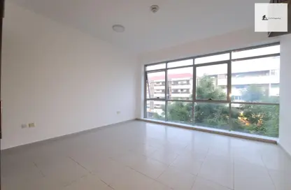 Apartment - Studio - 1 Bathroom for rent in Al Karama - Dubai