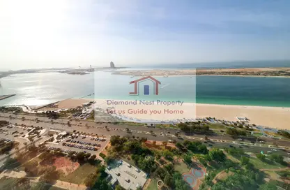 Apartment - 4 Bedrooms - 5 Bathrooms for rent in Wave tower - Corniche Road - Abu Dhabi