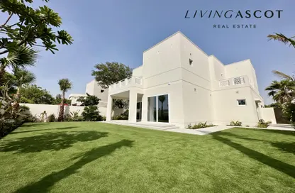 Villa - 3 Bedrooms - 4 Bathrooms for rent in Meadows 5 - Meadows - Dubai