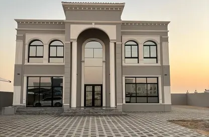 Villa - 5 Bedrooms - 6 Bathrooms for rent in Al Aweer 1 - Al Aweer - Dubai