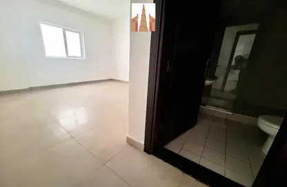 Apartment - 1 Bedroom - 2 Bathrooms for rent in AlFalah - Muwaileh Commercial - Sharjah