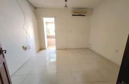 Apartment - 1 Bathroom for rent in SG Muwaileh Building - Muwaileh - Sharjah