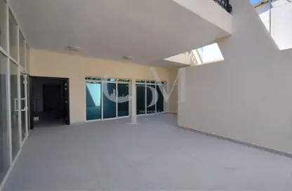 Villa - 4 Bedrooms - 5 Bathrooms for rent in Al Karamah - Abu Dhabi