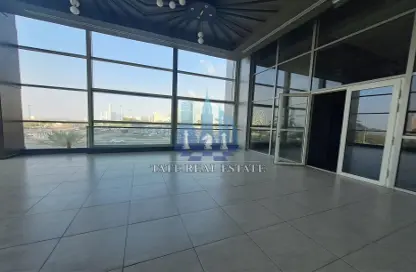 Show Room - Studio - 4 Bathrooms for rent in Corniche Road - Abu Dhabi