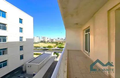 Apartment - 1 Bedroom - 1 Bathroom for sale in Mazaya 25 - Queue Point - Dubai Land - Dubai