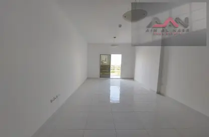 Apartment - 1 Bathroom for rent in Dubai Land - Dubai