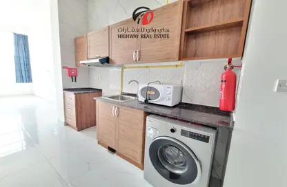 Apartment - 1 Bathroom for rent in Daman 1 Building - Dubai South (Dubai World Central) - Dubai