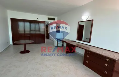 Apartment - 1 Bathroom for rent in Corniche Residence - Corniche Road - Abu Dhabi