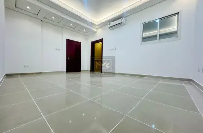 Apartment - 1 Bathroom for rent in Al Bateen Airport - Muroor Area - Abu Dhabi