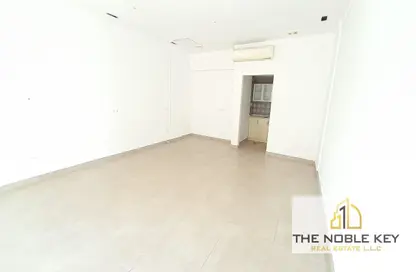 Shop - Studio - 1 Bathroom for rent in P17 - France Cluster - International City - Dubai